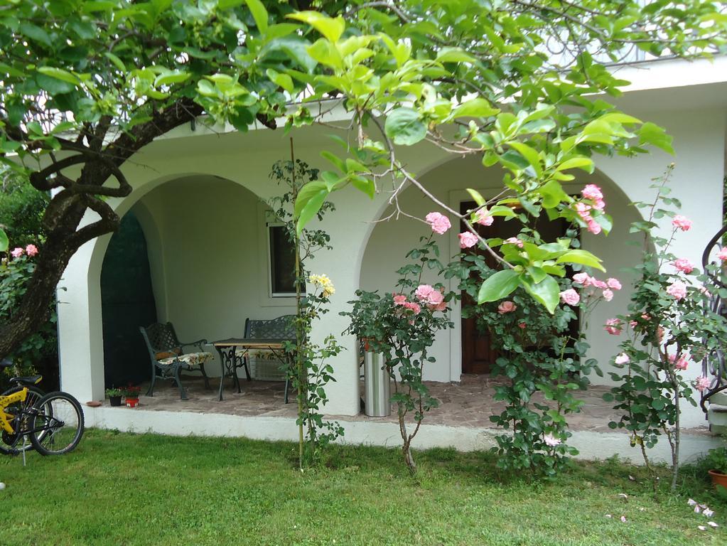 Apartment Odmor Bar Exterior photo